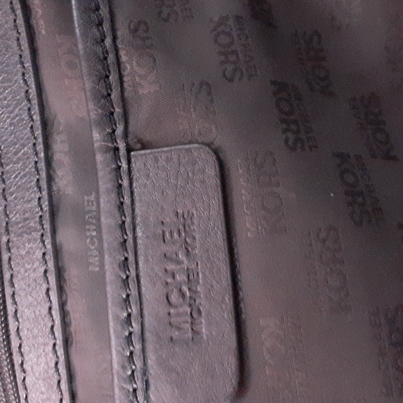 Michael Kors Pebble Leather Shoulder Bag - Picture 8 of 10